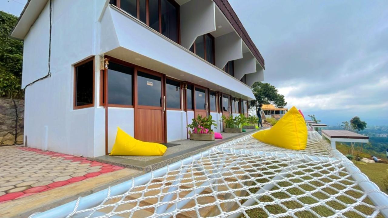 De Pointe Resort & Resto Campaka Екстериор снимка